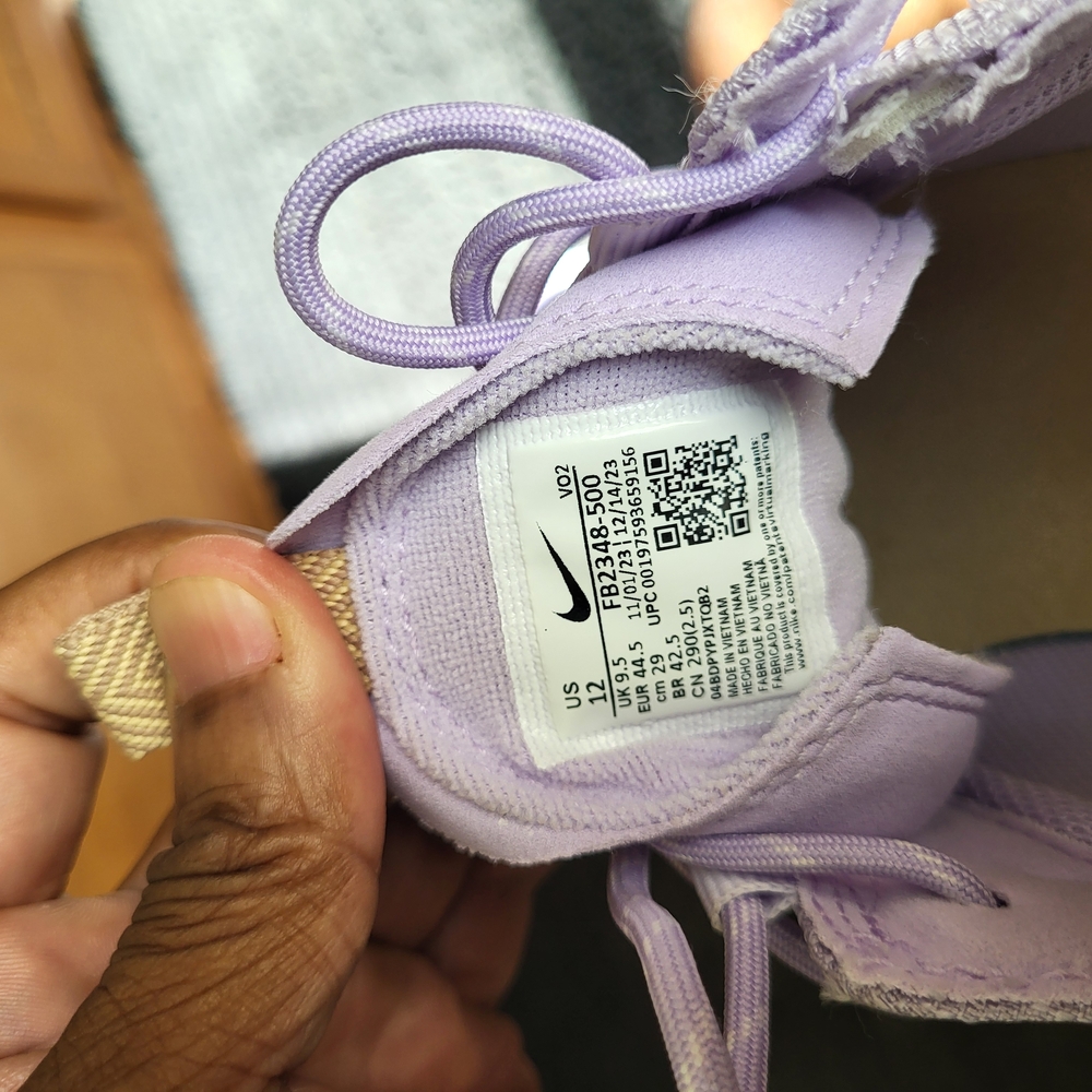 Nike Purple Athletic Shoes Low-Top Design - Picture 3 of 4